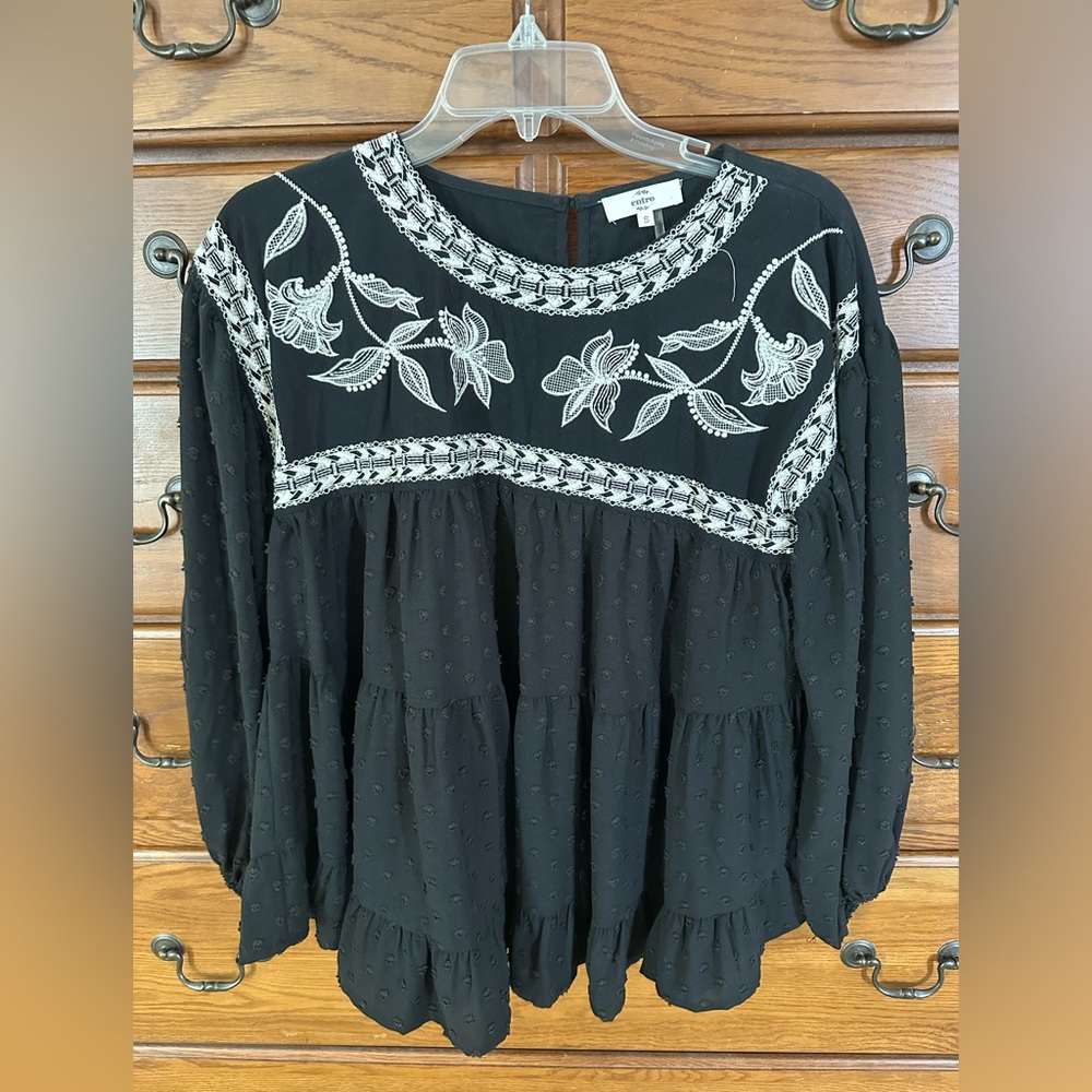 entro Black Peasant Tunic with White Floral Embroidery